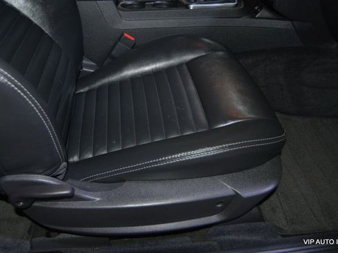 Used 2009 Dodge Challenger R/T image 17