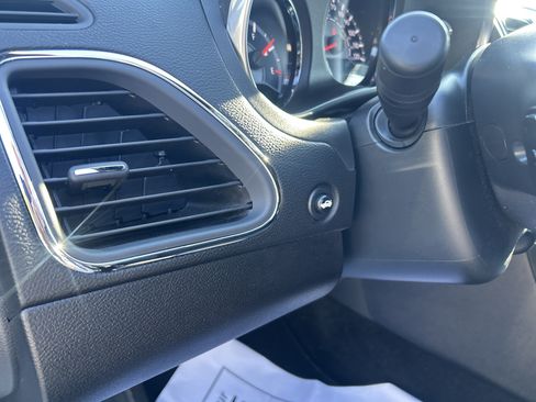 Used 2013 Chrysler 200 Touring FWD image 14
