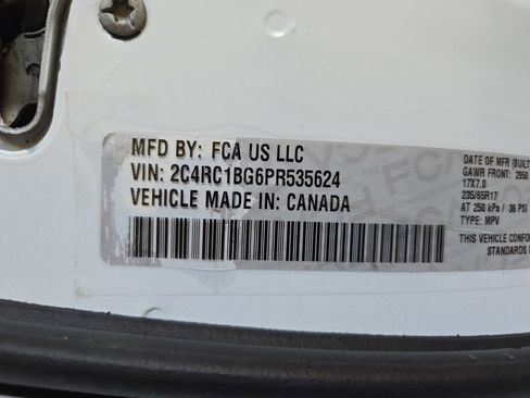 Used 2023 Chrysler Pacifica Touring-L FWD image 35