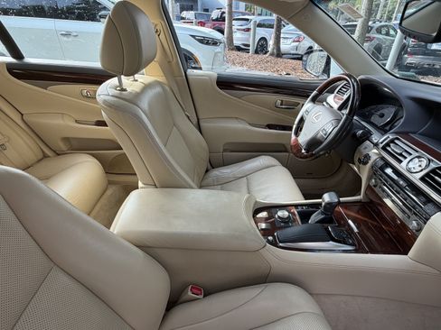 Used 2013 Lexus LS 460 w/ Comfort Pkg RWD image 45