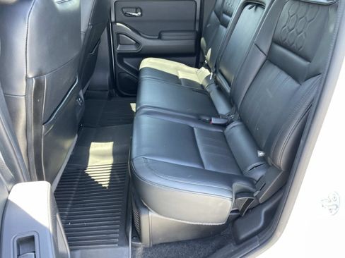 Used 2022 Nissan Frontier PRO-4X w/ Pro-4X Premium Package AWD/4WD image 14