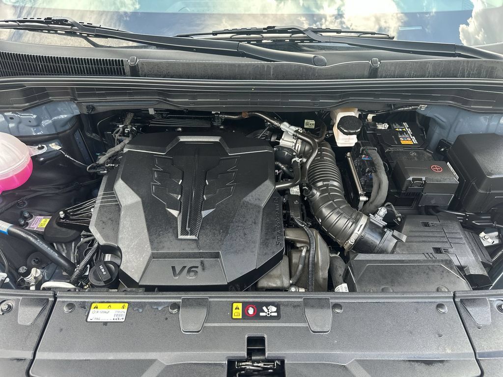 Used 2025 Kia Carnival SX Prestige FWD image 36
