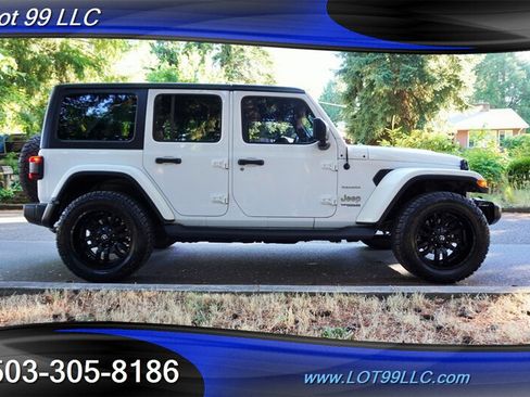 Used 2018 Jeep Wrangler Unlimited Sahara AWD/4WD image 8