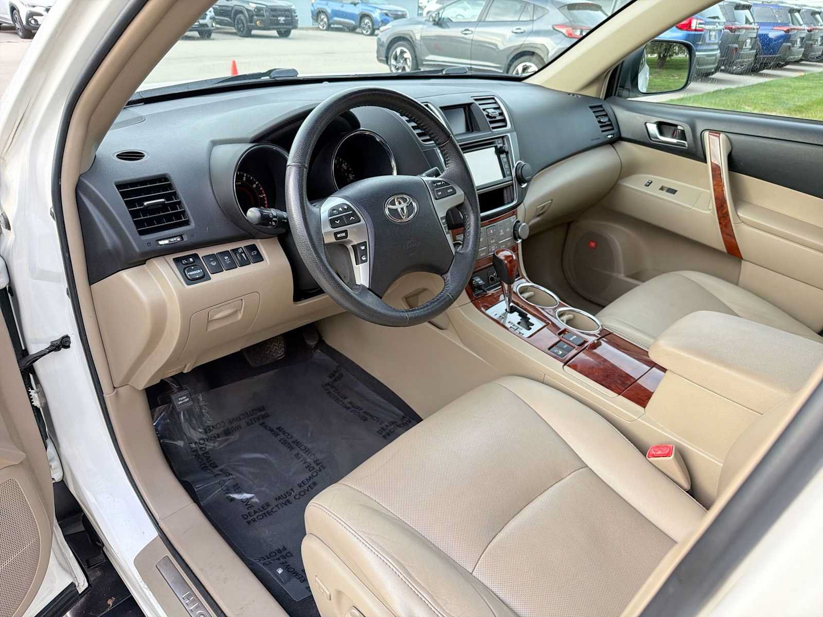 Used 2013 Toyota Highlander Limited AWD/4WD image 2