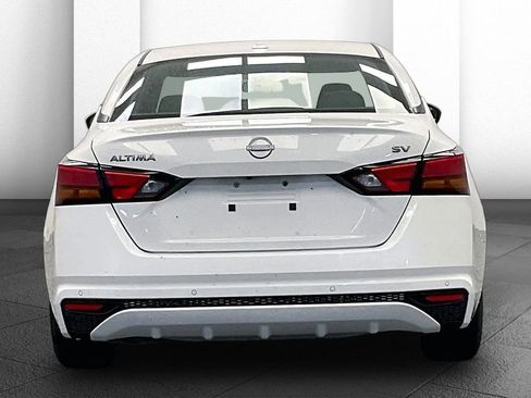Certified 2024 Nissan Altima 2.5 SV image 3
