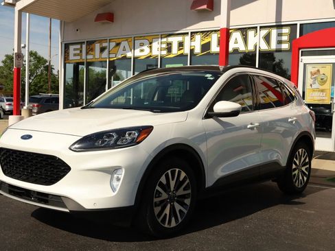 Used 2020 Ford Escape Titanium AWD/4WD image 1