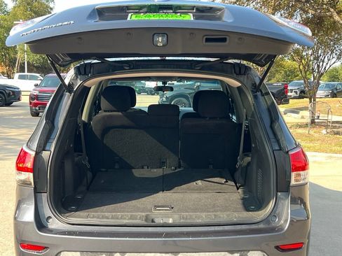 Used 2014 Nissan Pathfinder S FWD image 5