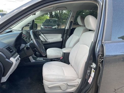 Used 2015 Subaru Forester 2.5i AWD/4WD image 12