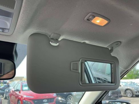 Certified 2026 Hyundai Venue SEL FWD image 32