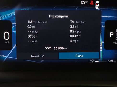 Certified 2025 Volvo XC90 B5 Plus AWD/4WD image 22