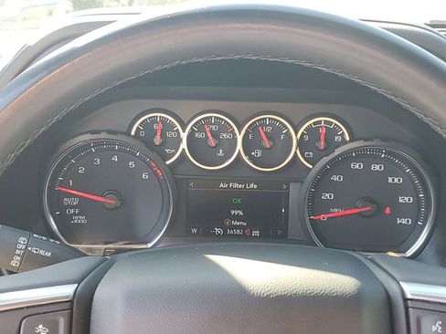 Used 2023 Chevrolet Suburban LS image 31