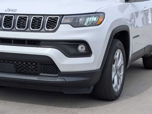 Certified 2025 Jeep Compass Latitude AWD/4WD image 10