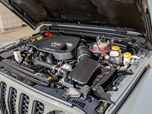 Used 2022 Jeep Gladiator Rubicon w/ LED Lighting Group image 39