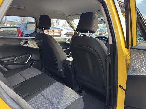 Used 2020 Kia Soul LX FWD image 37