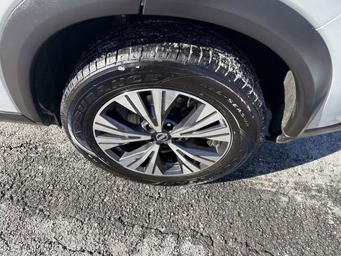 Used 2023 Nissan Rogue SV image 14