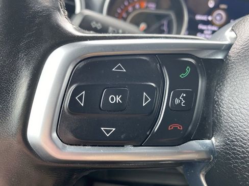 Used 2022 Jeep Wrangler Unlimited Sahara AWD/4WD image 28