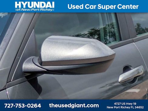 Used 2025 Hyundai Elantra SE FWD image 11