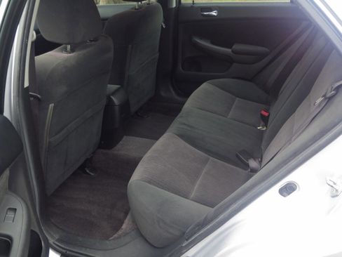 Used 2004 Honda Accord LX image 32