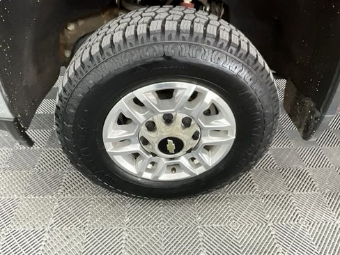 Used 2021 Chevrolet Silverado 2500 LT w/ Convenience Package image 26