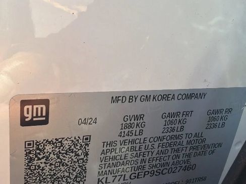 Used 2025 Chevrolet Trax RS FWD image 31