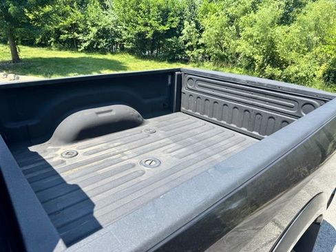 Used 2016 RAM 2500 Laramie AWD/4WD image 9