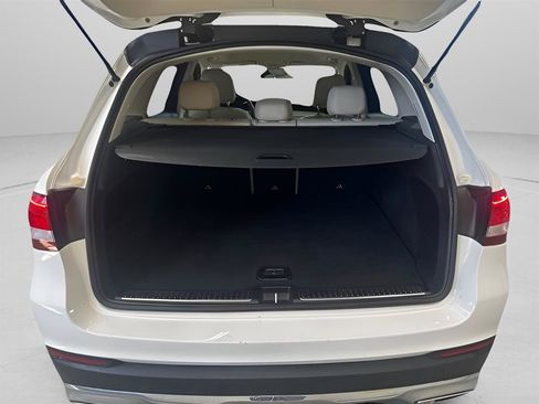 Used 2017 Mercedes-Benz GLC 300 4MATIC w/ Premium 1 Package image 9