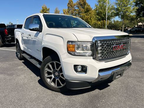 Used 2018 GMC Canyon Denali image 2