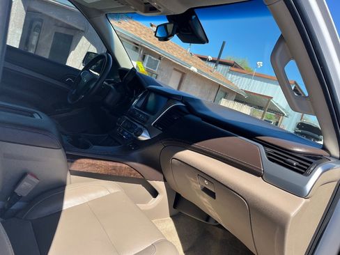 Used 2019 Chevrolet Suburban LT image 38
