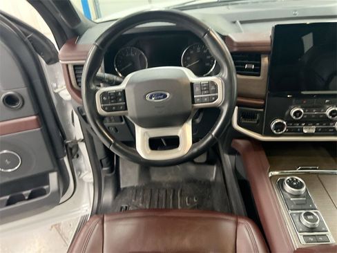 Used 2022 Ford Expedition Limited image 21