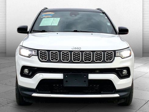 Used 2025 Jeep Compass Limited AWD/4WD image 2