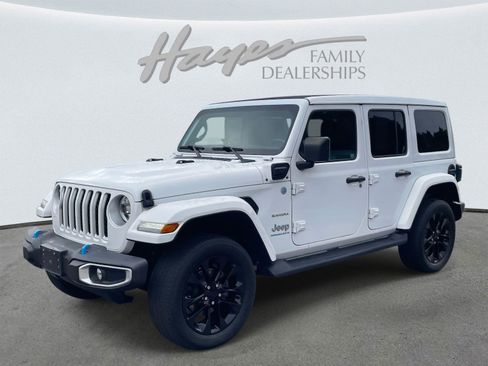 Used 2023 Jeep Wrangler Sahara w/ Cold Weather Group image 28