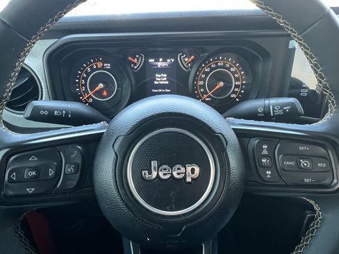 Used 2024 Jeep Gladiator Sport AWD/4WD image 23