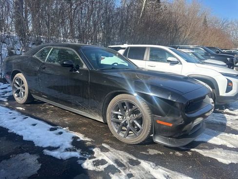 Used 2022 Dodge Challenger GT w/ Blacktop Package image 9