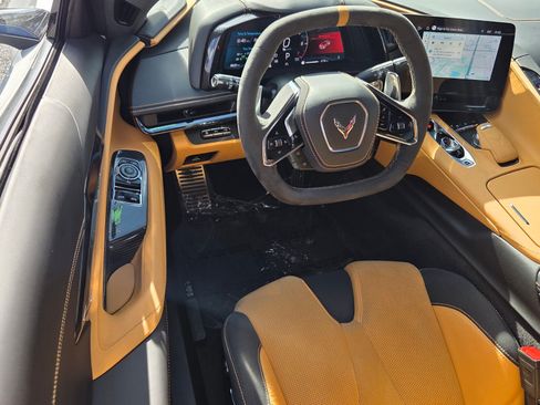 Used 2024 Chevrolet Corvette Stingray Premium Cpe w/ Z51 Performance Package RWD image 11