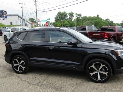 New 2025 Volkswagen Taos SEL
