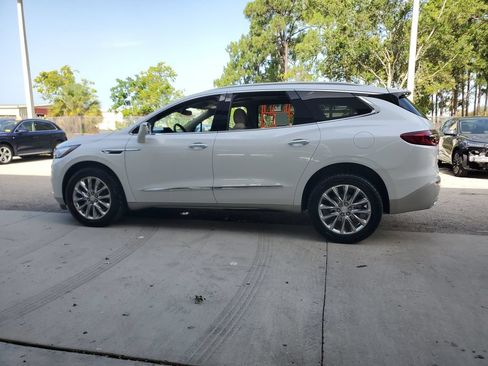 Used 2020 Buick Enclave Premium w/ Sun and Sites Package AWD/4WD image 8