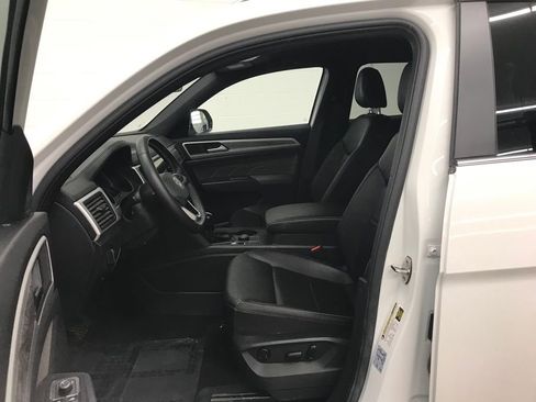 Used 2021 Volkswagen Atlas Cross Sport SE image 12