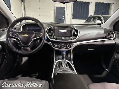 Used 2017 Chevrolet Volt LT w/ Comfort Package image 17