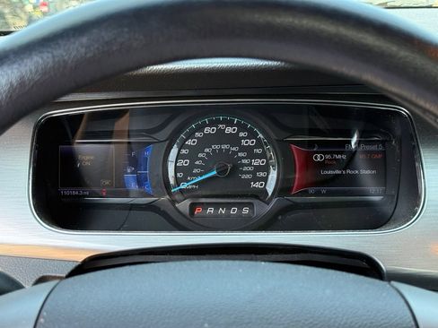 Used 2013 Ford Taurus SEL FWD image 17