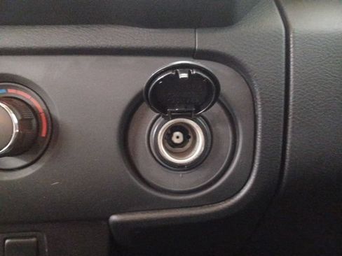 Used 2025 Nissan Frontier SV RWD image 28