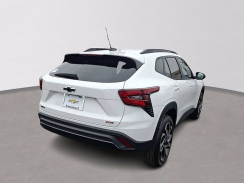 New 2026 Chevrolet Trax RS w/ Sunroof Package FWD image 4