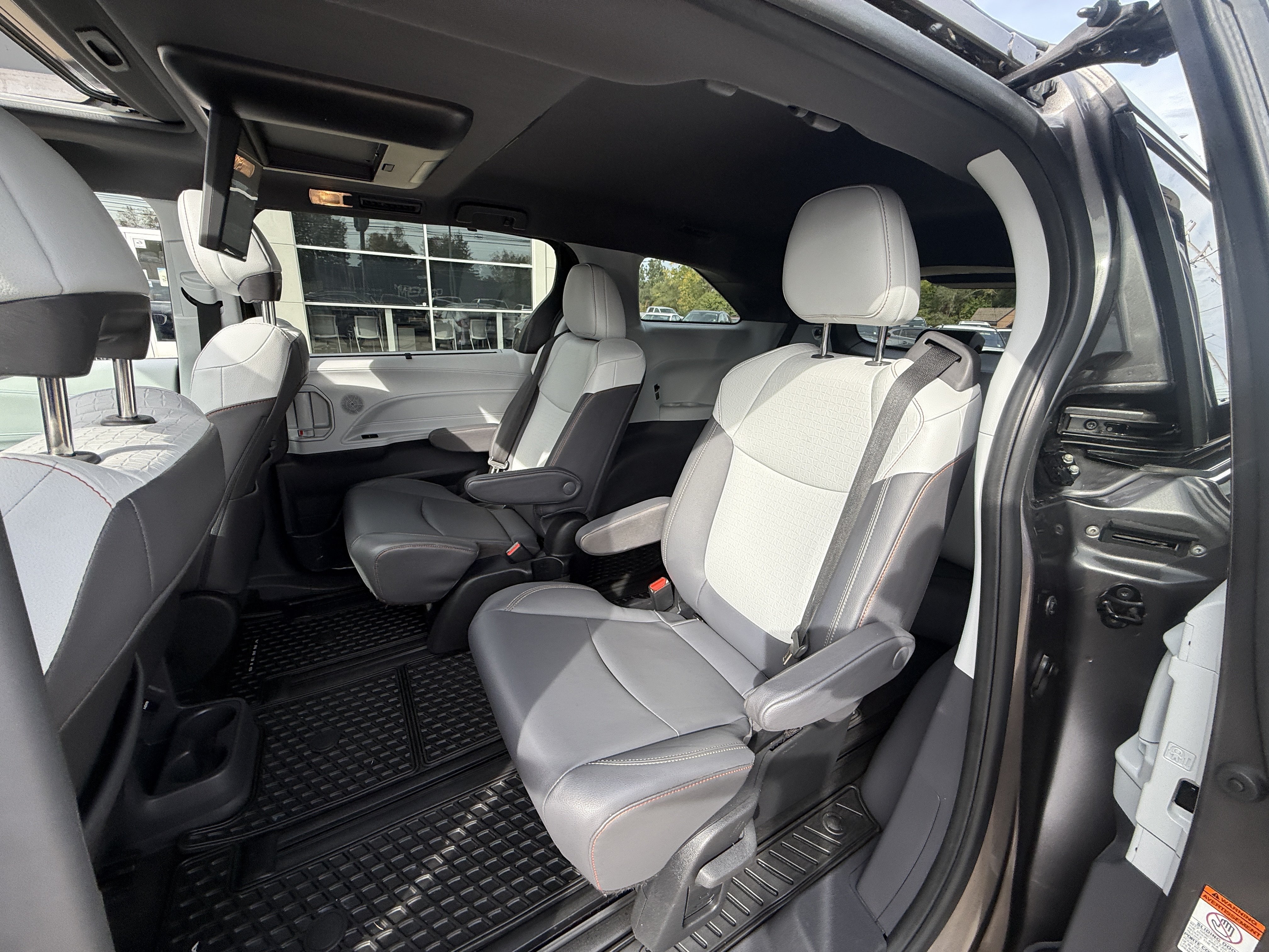 Used 2022 Toyota Sienna XSE AWD/4WD image 26