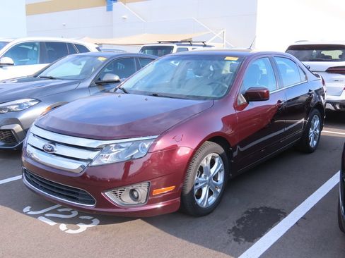 Used 2012 Ford Fusion SE FWD image 2