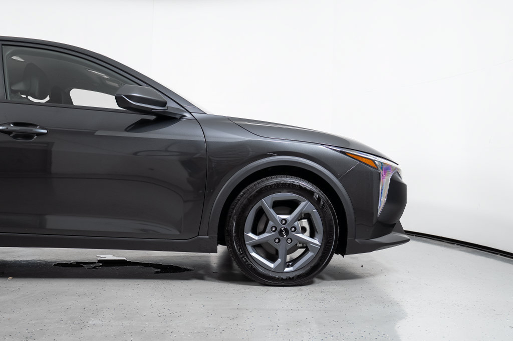 Used 2025 Kia K4 FWD image 4