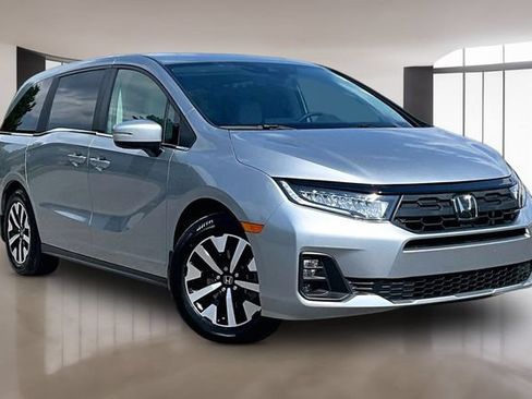 Used 2025 Honda Odyssey EX-L image 3