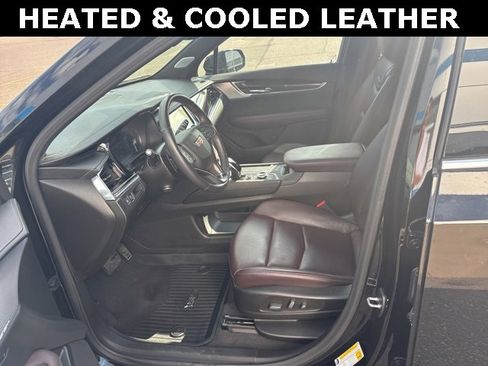 Used 2023 Cadillac XT6 Premium Luxury image 10