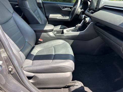 Used 2022 Toyota RAV4 XLE Premium FWD image 13