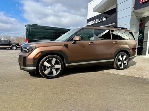 Used 2025 Hyundai Santa Fe Limited AWD/4WD image 6