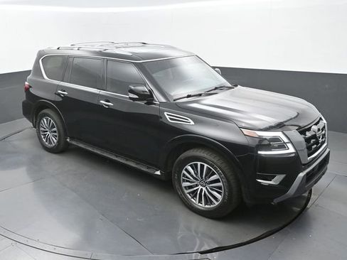 Used 2024 Nissan Armada SL w/ Captain's Chairs Package AWD/4WD image 13