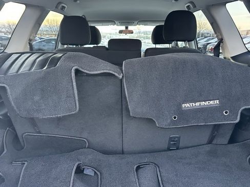 Used 2020 Nissan Pathfinder S image 17